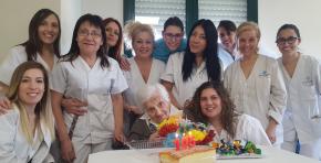 Josepa Corts celebra el seu 105 aniversari al Centre Sociosanitari Monterols