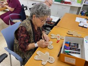 La Residncia Assistida i CD Jaume Batlle de Poblenou prepara amb illusi la decoraci de Nadal